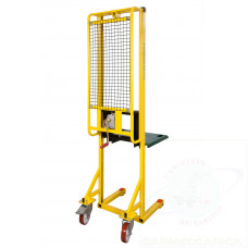 Hand winch stacker with automatic friction brake, with loading plate in plastidol