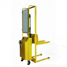 Battery operated power lift stacker 