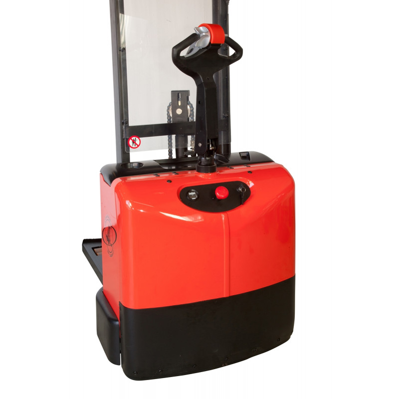 Sollevatore semovente alzata mm 2.900